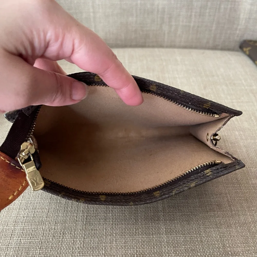 Authentic Louis Vuitton monogram vintage wristlet pouch AR0997 (Q007) - Picture 11 of 12